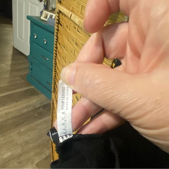 Black Pyramid Black Short Sleeve Tee Modern streetwear medium graphic tee - Picture 7 of 7